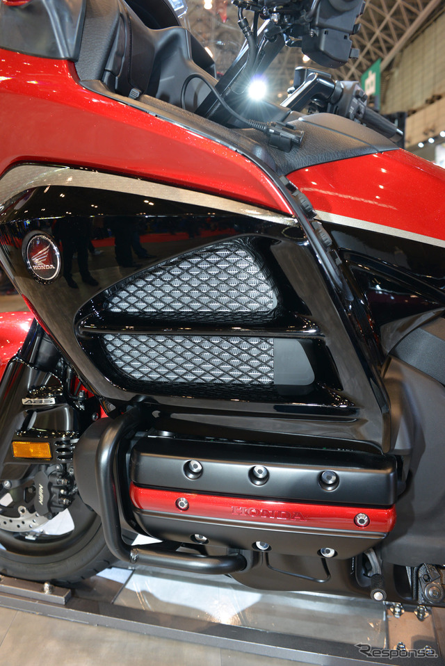 ホンダ ゴールドウイングSE(東京オートサロン15)