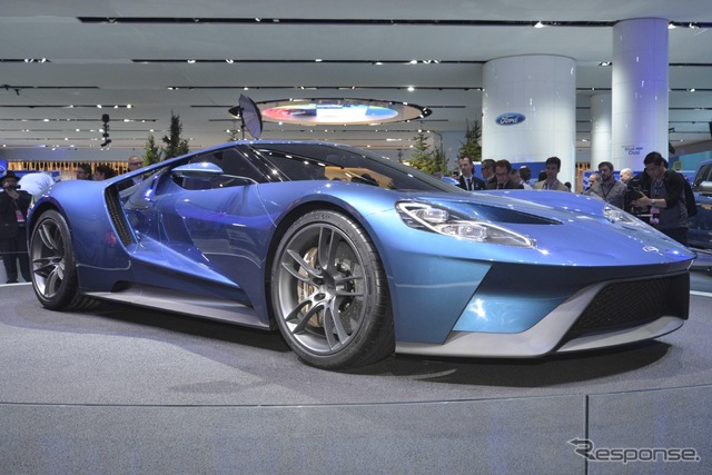 新型 フォード GT (デトロイトモーターショー15)
