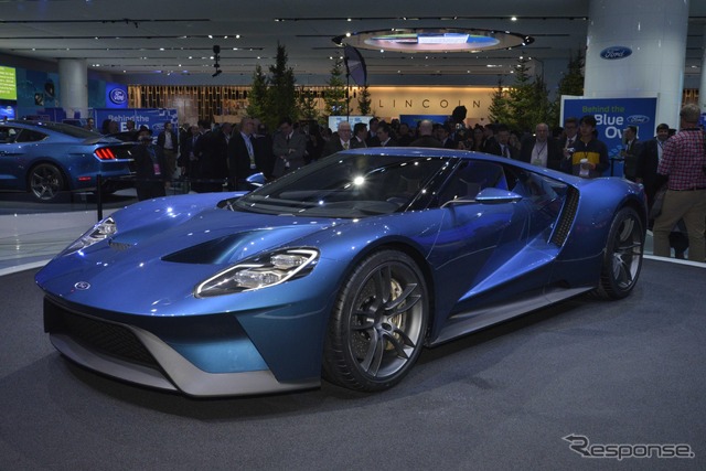 新型 フォード GT (デトロイトモーターショー15)
