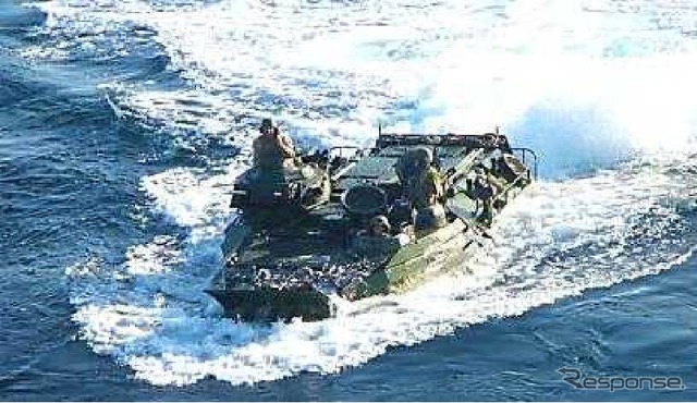 水陸両用車「AAV7」