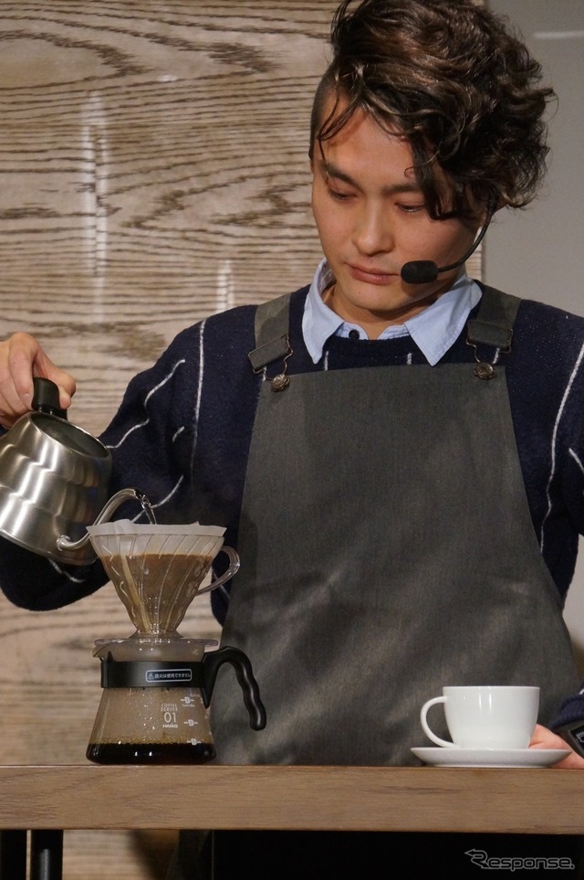 猿田彦珈琲とハリアーのコラボ「TOYOTA HARRIER CAFE」オープン(写真:『猿田彦珈琲』代表の大塚朝之氏)