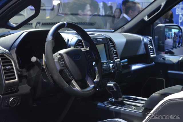 新型 フォード F-150 ラプター(デトロイトモーターショー15)