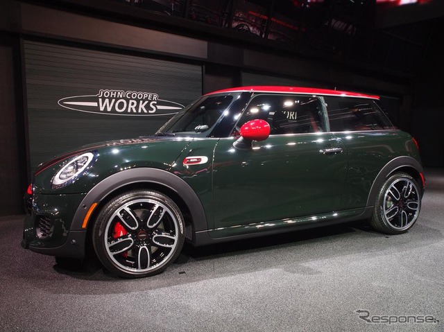 新型 MINI ハッチバック の ジョンクーパーワークス(デトロイトモーターショー15)