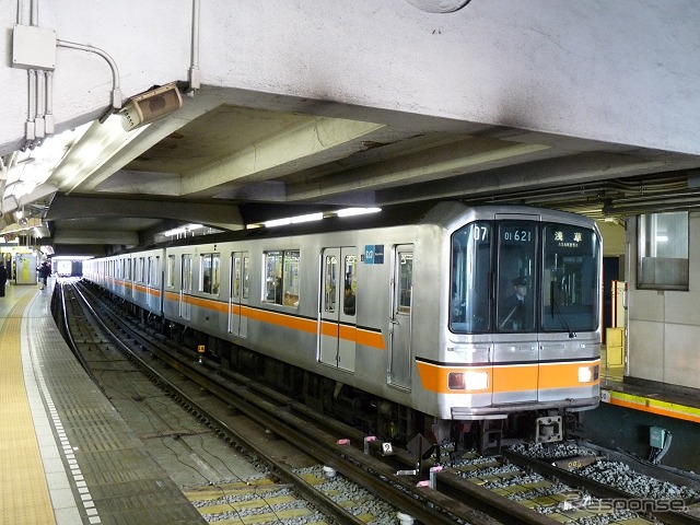 東京メトロ銀座線の01系。1000系の導入に伴い2016年度までに全車が銀座線から引退する予定で、一部の車両は熊本電鉄に移ることになる。