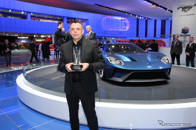 市販車の最優秀デザイン賞を受賞した新型フォードGT(デトロイトモーターショー15)