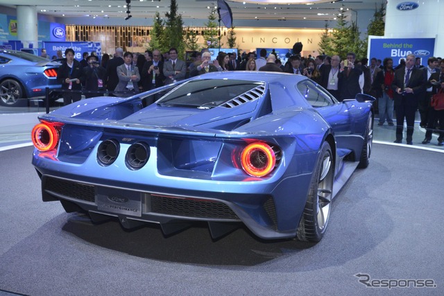 新型 フォード GT (デトロイトモーターショー15)