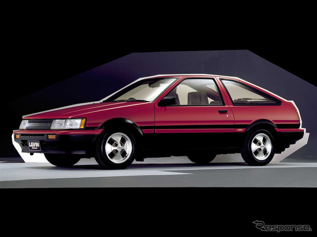 飛車カローラレビン（AE86）