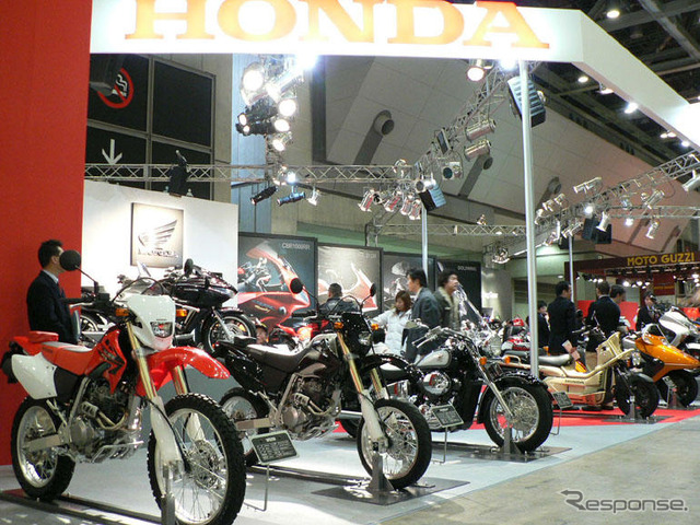 【東京モーターサイクルショー06】PUT ON A BIKE!
