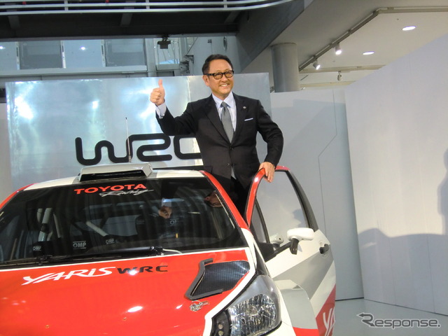 トヨタは17年からWRCにも参戦。マシンのテストにはWECドライバーのサラザンも参加する(写真は豊田社長)。