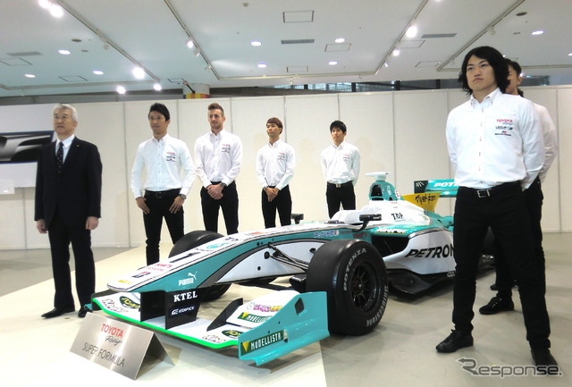 トヨタの今季SF参戦ドライバー陣。右最前列は国本。