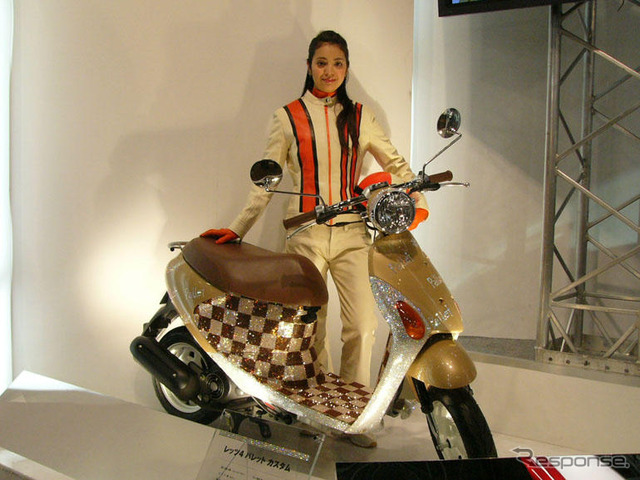 【東京モーターサイクルショー06】コンパニオン写真蔵