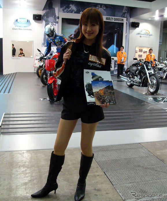 【東京モーターサイクルショー06】コンパニオン写真蔵