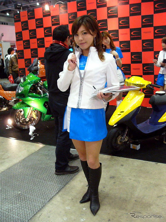 【東京モーターサイクルショー06】コンパニオン写真蔵