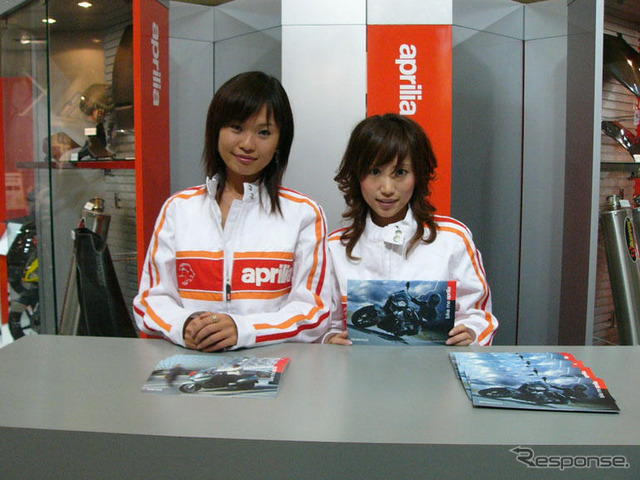 【東京モーターサイクルショー06】コンパニオン写真蔵