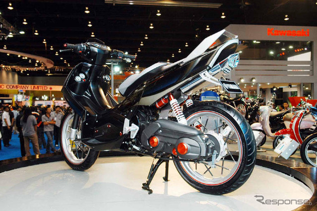 【バンコクモーターショー06】ヤマハのバイクは近未来とノスタルジー