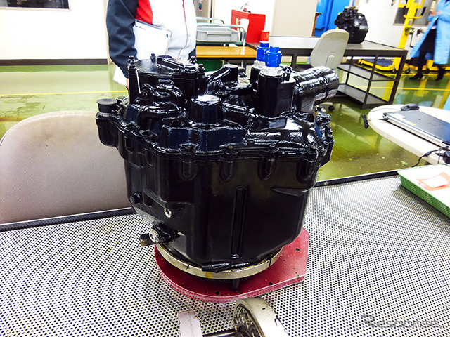 B767に付く発電機(IDG:Integrated Drive Generator)