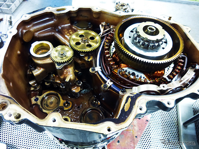 定速駆動機構(CSD、constant speed drive)が装備された発電機(B767のIDG:Integrated Drive Generator)