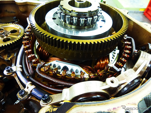 定速駆動機構（CSD、constant speed drive）が装備された発電機（B767のIDG：Integrated Drive Generator）