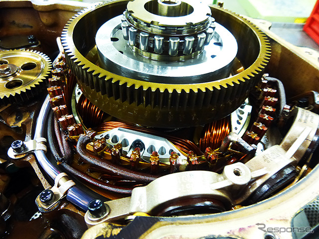 定速駆動機構(CSD、constant speed drive)が装備された発電機(B767のIDG:Integrated Drive Generator)