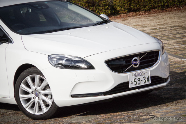 ボルボ V40 T4 SE 2015年モデル