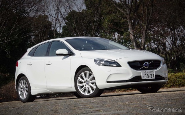 ボルボ V40 T4 SE 2015年モデル