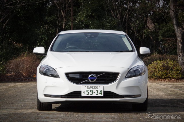 ボルボ V40 T4 SE 2015年モデル