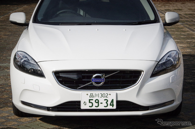 ボルボ V40 T4 SE 2015年モデル