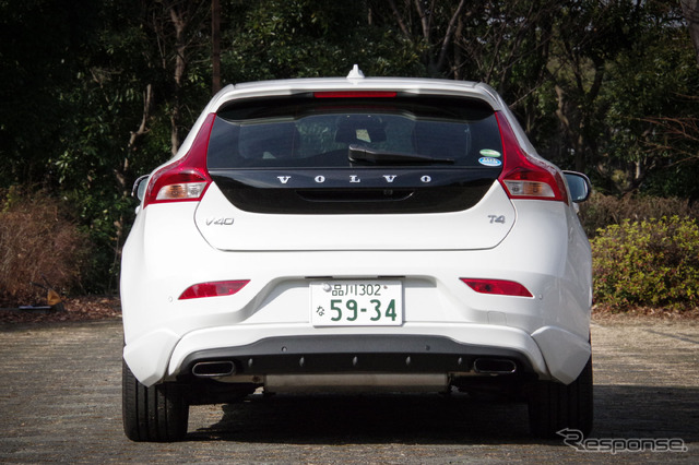 ボルボ V40 T4 SE 2015年モデル