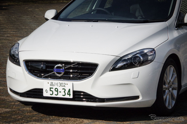 ボルボ V40 T4 SE 2015年モデル