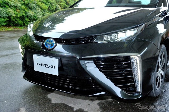 トヨタ MIRAI