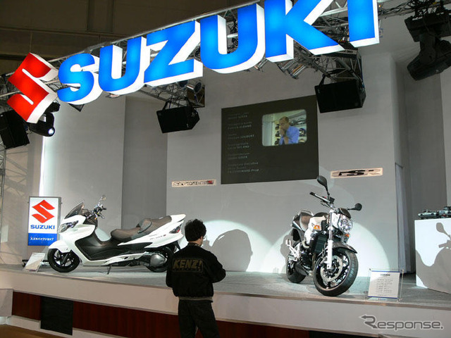 【東京モーターサイクルショー06】スズキ、お金使わず知恵と工夫で