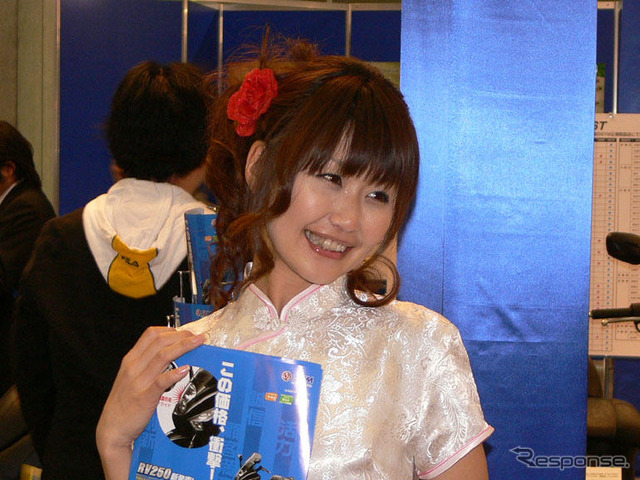 【東京モーターサイクルショー06】コンパニオン写真蔵…その4