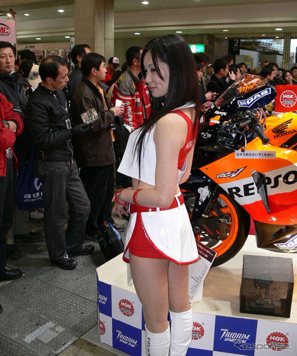 【東京モーターサイクルショー06】コンパニオン写真蔵…その5