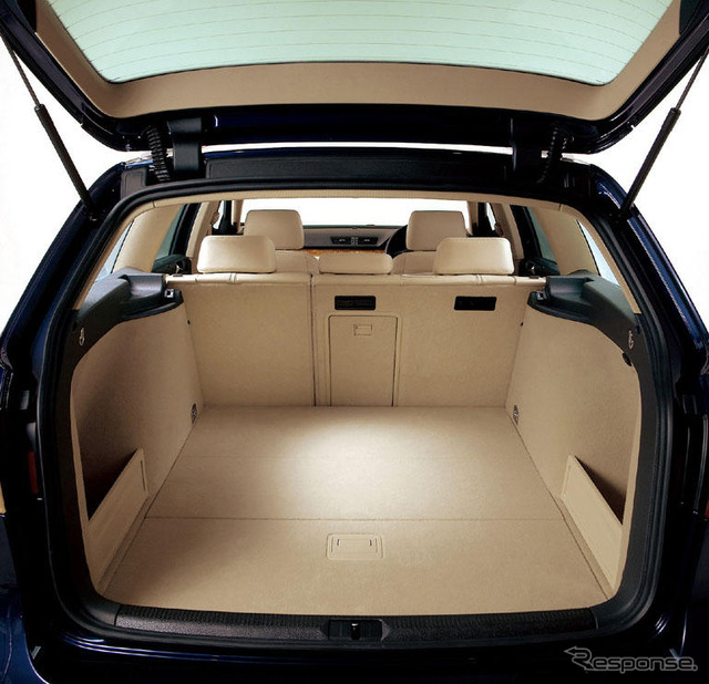 【VW パサート 新型日本発表】よく使う人に…広くて便利な荷室