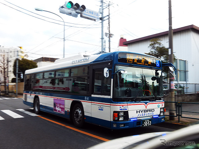 葛飾区のバス社会実験「新金01系統」が走る柴又街道