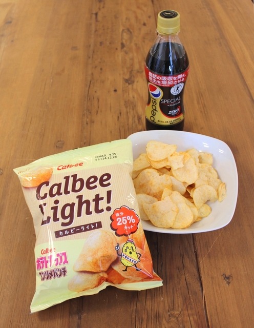 ペプシスペシャルとカルビーライト! ポテトチップス(コンソメパンチ)