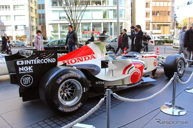 ホンダF1参戦記者会見が行なわれた青山本社に8台のF1マシンが集結