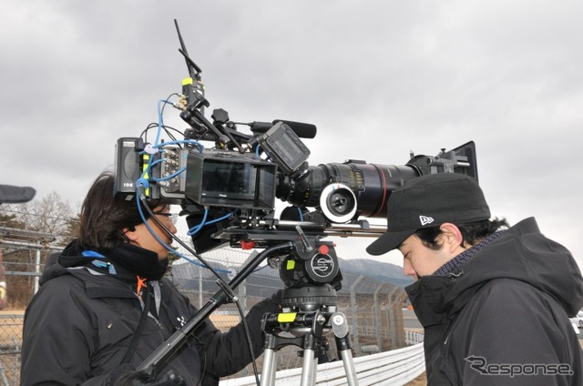 定点からの撮影にはARRI社の最新型カメラ、AMIRAが3台使用された