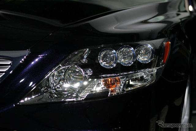 【ニューヨークモーターショー06】レクサス LS600hL は四輪駆動