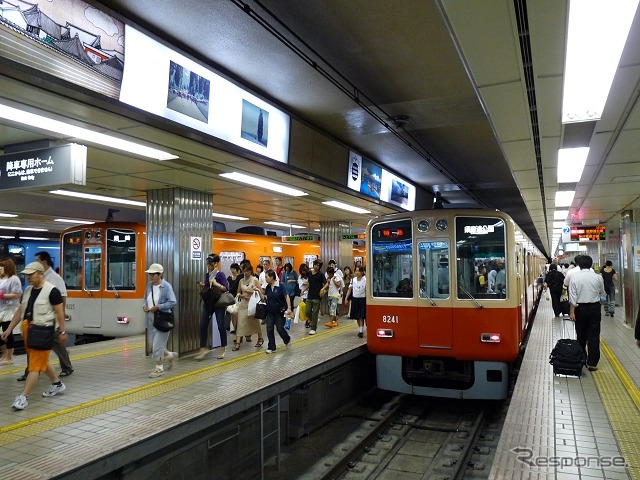 現在の阪神梅田駅の様子。3月3日から改良工事に着手する。