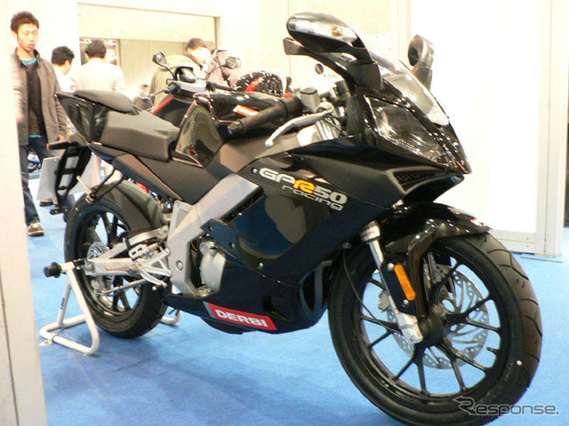 【東京モーターサイクルショー06】写真蔵…ピアジオ