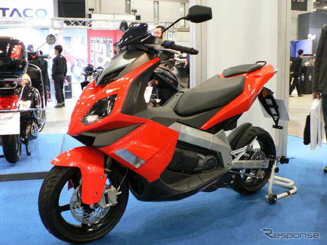 【東京モーターサイクルショー06】写真蔵…ピアジオ