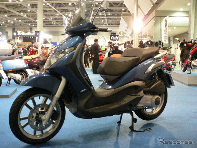 【東京モーターサイクルショー06】写真蔵…ピアジオ