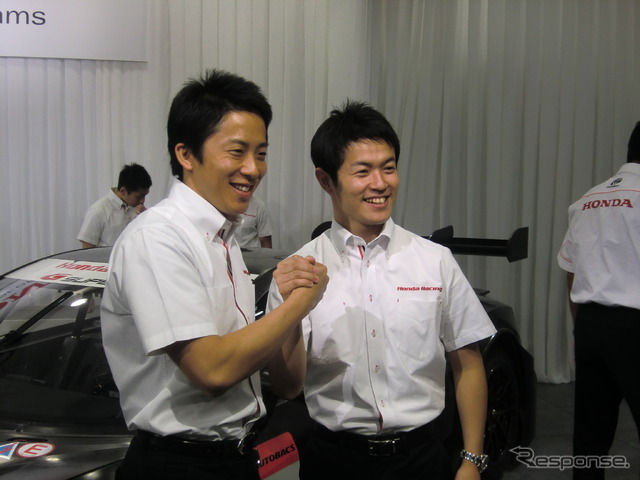 GT500の#100 チーム国光には、伊沢(左)と山本(右)のコンビが“復活”。