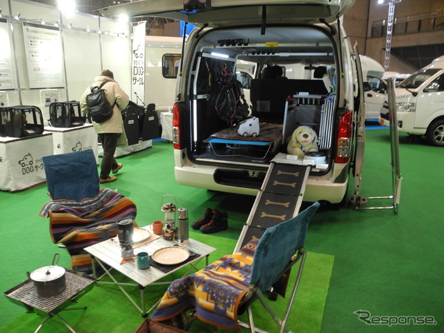 トヨタモデリスタインターナショナルが展示したキャンピングカー「トランスポーター」
