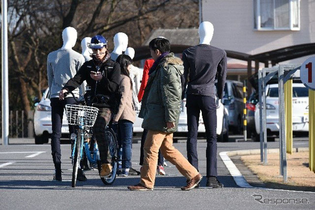 自転車編の「ながらスマホ」検証
