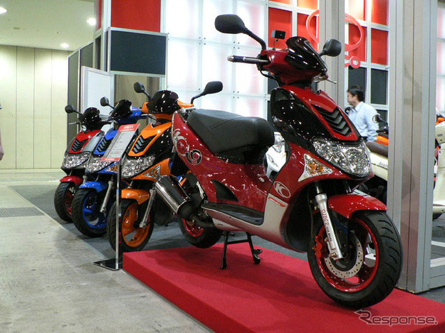 【東京モーターサイクルショー06】写真蔵…キムコ