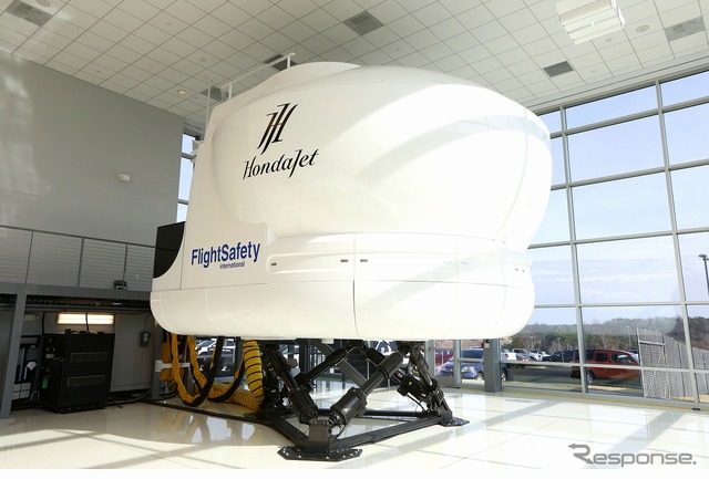 ホンダジェットのパイロット訓練用フライトシミュレーター