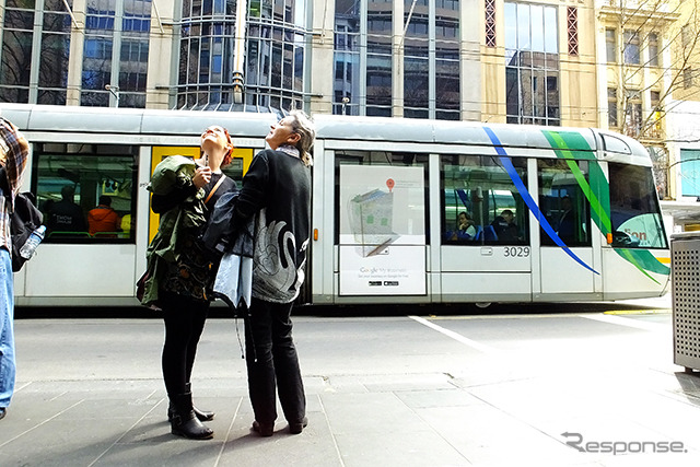 メルボルンの中心地(CBD)を行く路面電車(トラム)