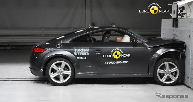 ユーロNCAPのアウディ TT 新型の衝突テスト